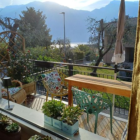 Oma Margareta Apartment Limone sul Garda Buitenkant foto