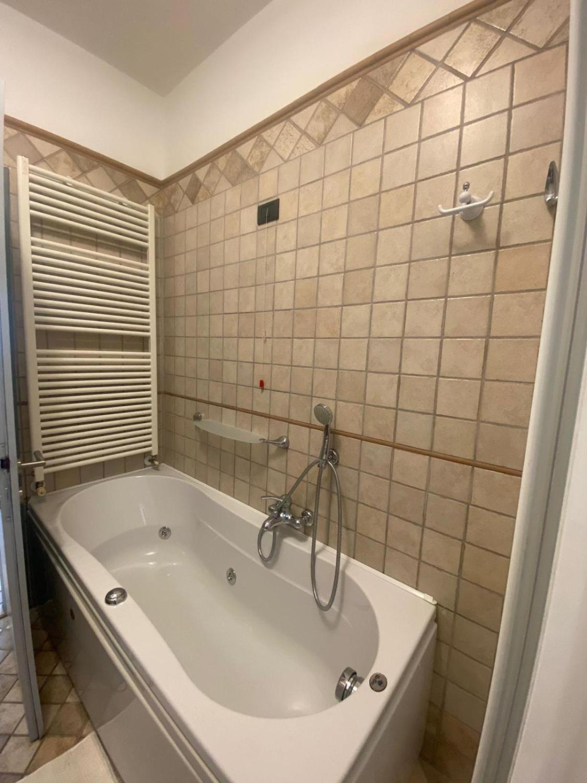 Oma Margareta Apartment Limone sul Garda Buitenkant foto
