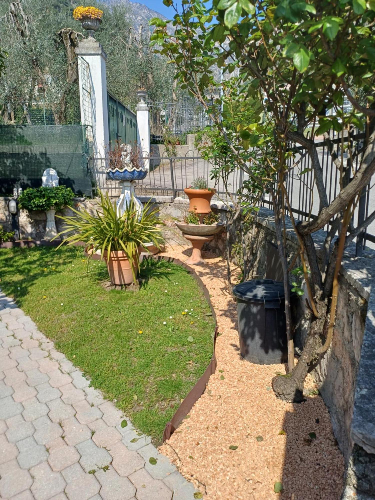 Oma Margareta Apartment Limone sul Garda Buitenkant foto